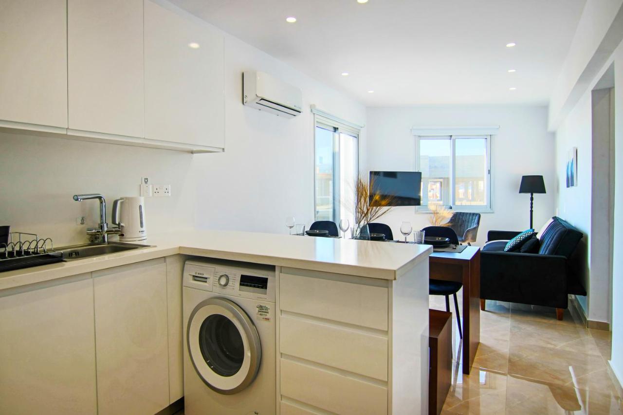Phaedrus Living Seaside Residence Lighthouse 70 Paphos Extérieur photo